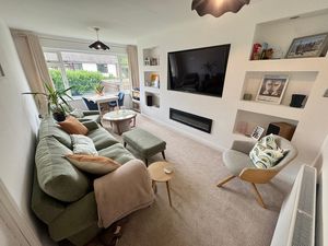 Lounge- click for photo gallery
